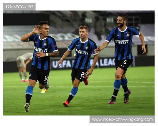 意甲国米前场高压带动节奏,局势完全倒向蓝黑 意甲国米前场高压带动节奏,局势完全倒向蓝黑