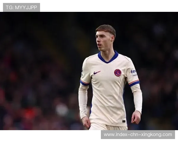 切尔西倒三角传递至位,帕尔默一脚中靶 切尔西倒三角传递至位,帕尔默一脚中靶