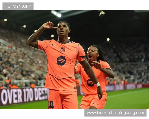 拉什福德弧顶远射为球队打开局面 拉什福德弧顶远射为球队打开局面